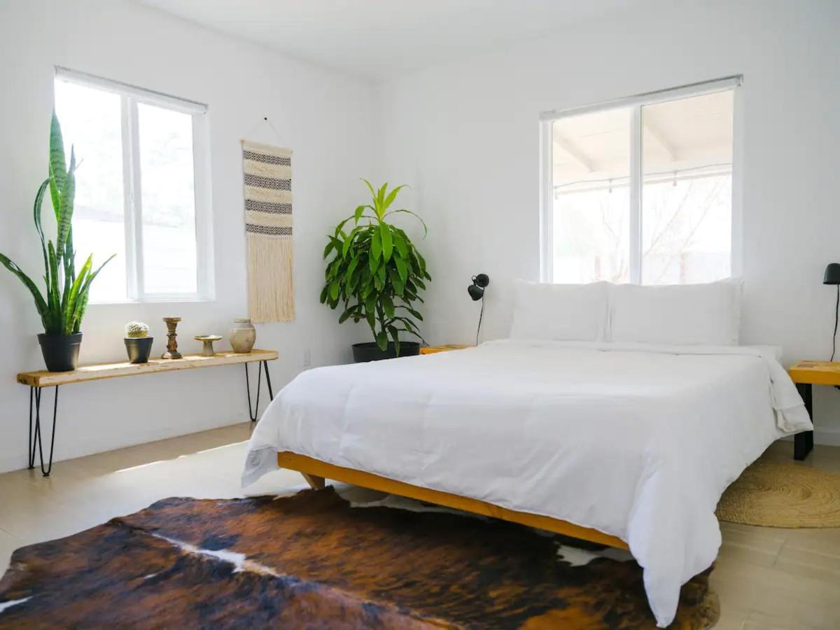 The Zen - Outdoor Shower, Gas Fireplace, Walkable To Shops & Restaurants โจชัวทรี ภายนอก รูปภาพ