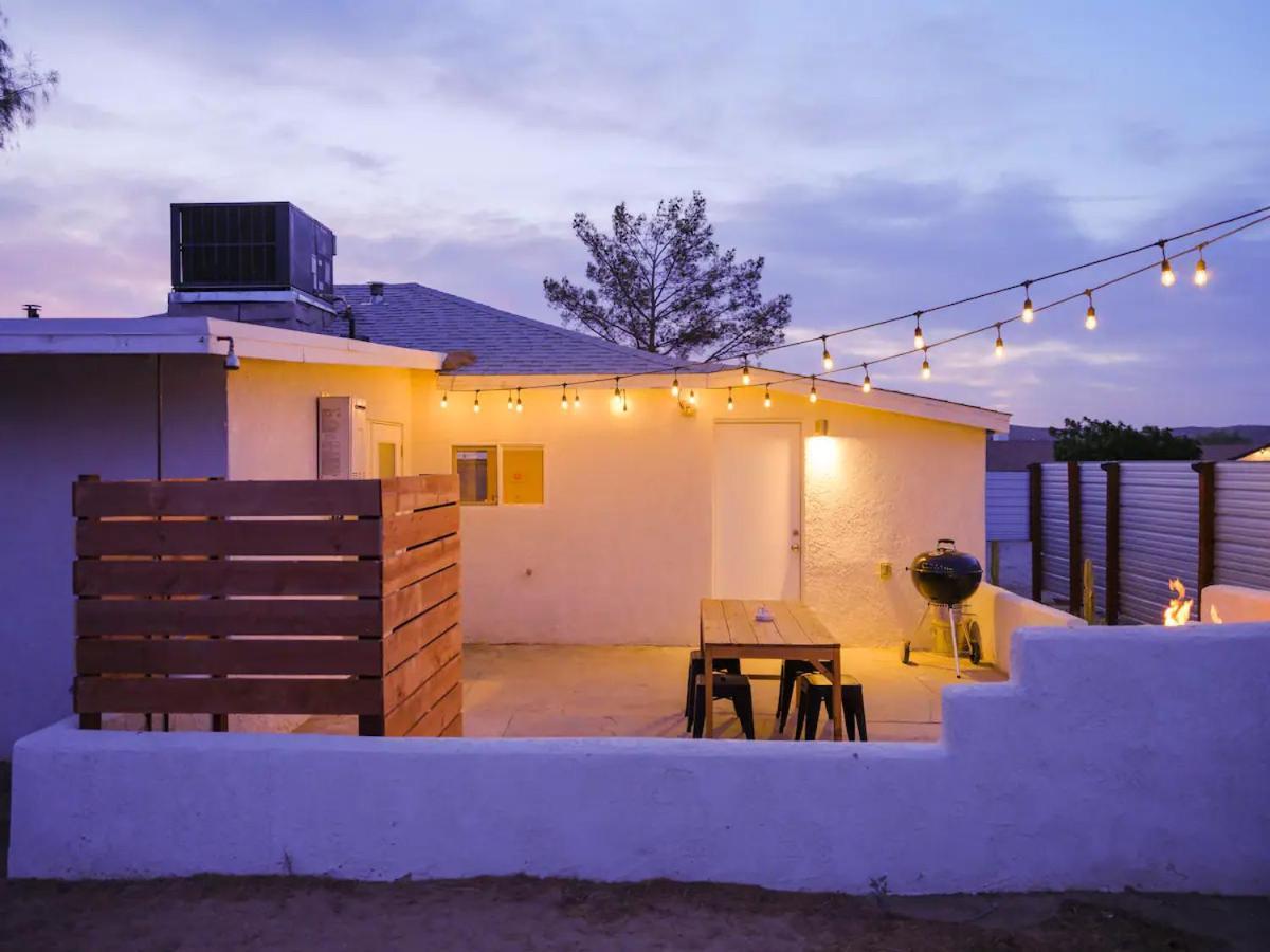 The Zen - Outdoor Shower, Gas Fireplace, Walkable To Shops & Restaurants โจชัวทรี ภายนอก รูปภาพ